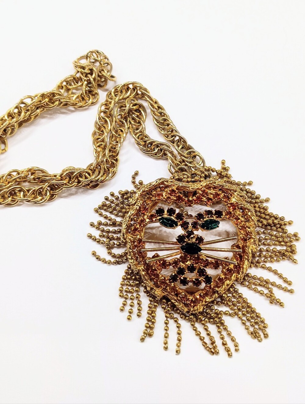 Vintage Lion Head Gold Fringe Ball Chain Brooch Pendant Possible DOMINIQUE - Picture 3 of 8